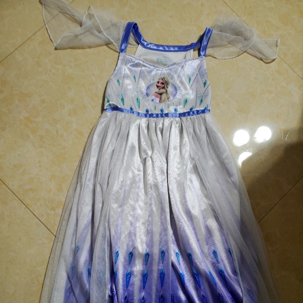 Elsa nightgown disney